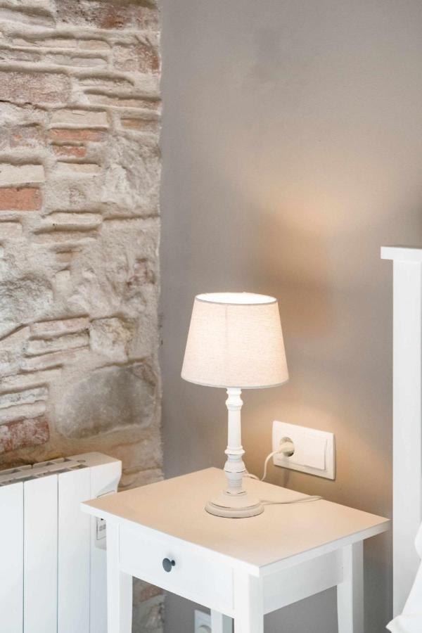 Revitalized Apartment In Historical Building Girona Exterior photo