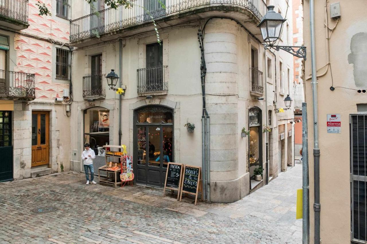 Revitalized Apartment In Historical Building Girona Exterior photo