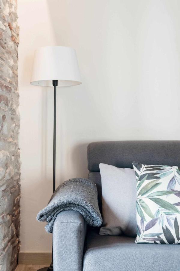 Revitalized Apartment In Historical Building Girona Exterior photo